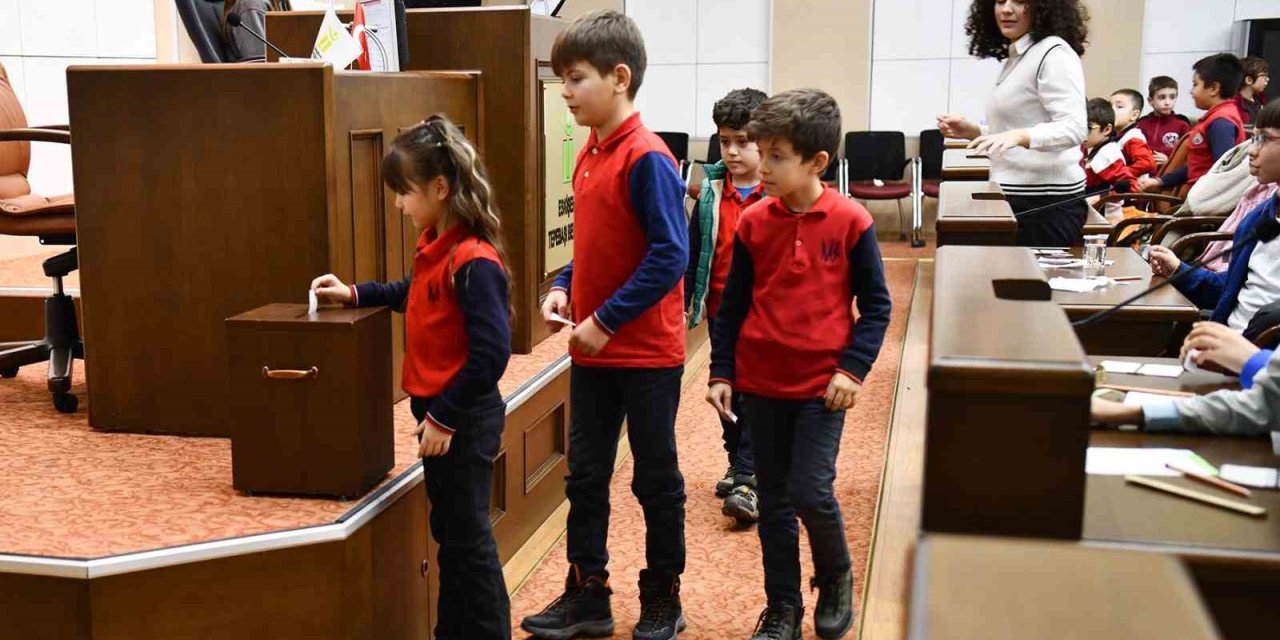 Tepebaşı Eko-okullar, Çevre Çocuk Meclisi Başkanını Seçti