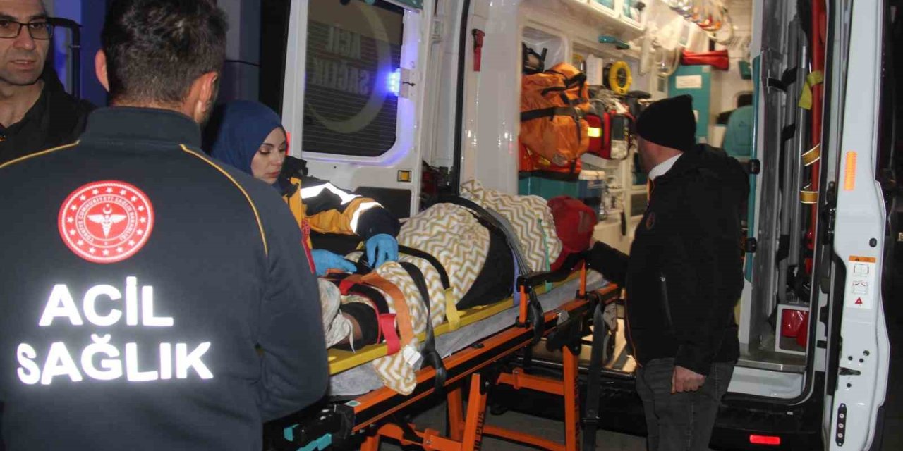 Klima Montajı Sırasında Yüksekten Düşen Çocuk Yaralandı