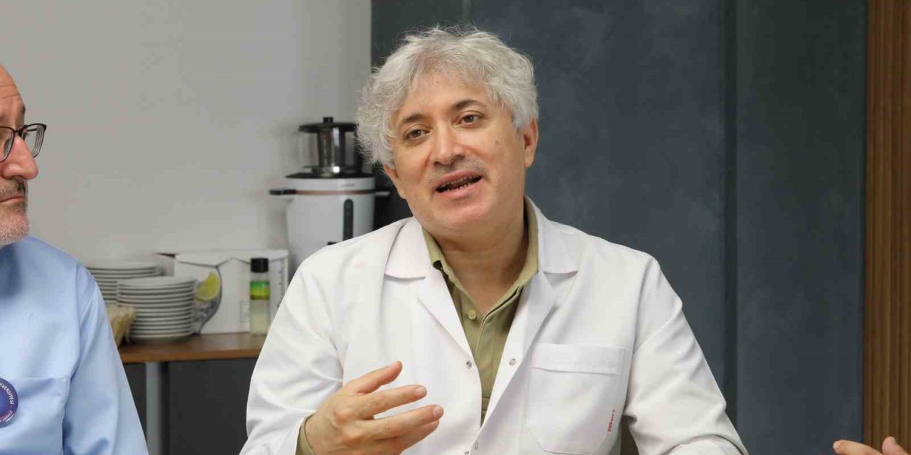 Dünyaca Ünlü Profesöre Yapay Zeka İle Ürün Tanıttırdılar