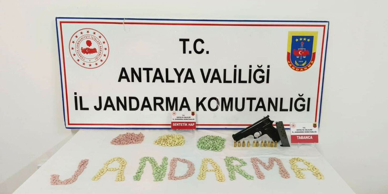 Otomobil Koltuğuna Gizlenmiş Bin 600 Adet Ecstacy Bulundu