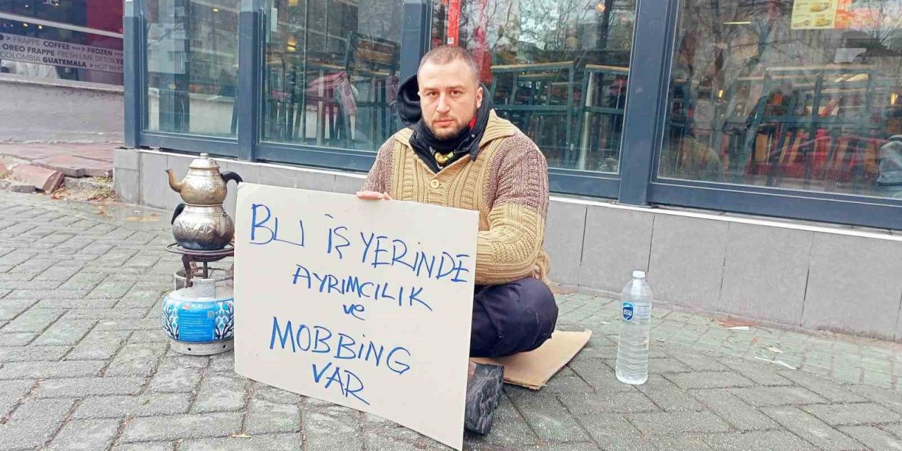 Eşinin Haksızlığa Uğradığı İddiasıyla İşletme Önünde Oturma Eylemi Başlattı