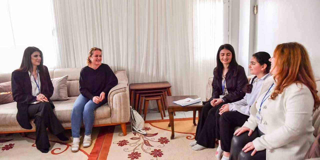 Mersin’deki Eğitim Ve Öğretimi Destekleme Kurs Merkezi Öğrencileri Evlerinde De Takip Ediliyor