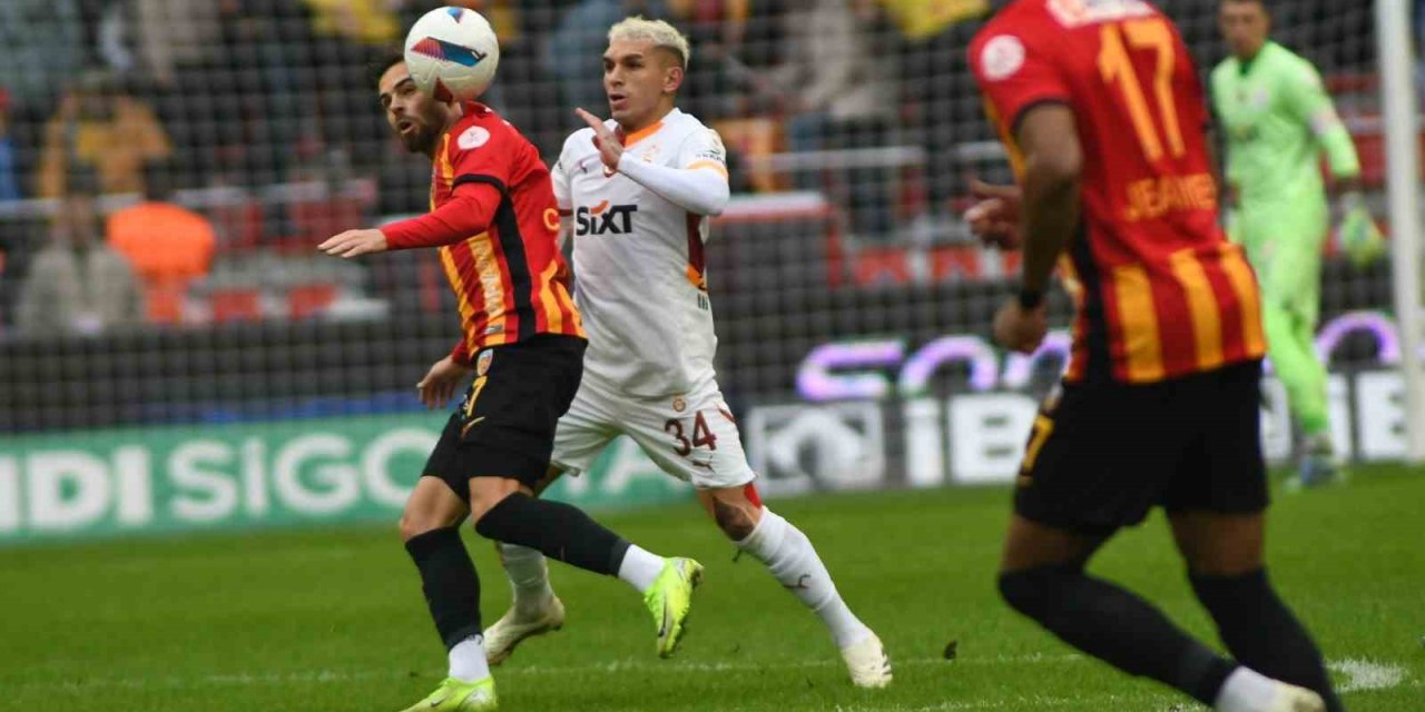 Trendyol Süper Lig: Kayserispor: 1 - Galatasaray: 2 (ilk Yarı)