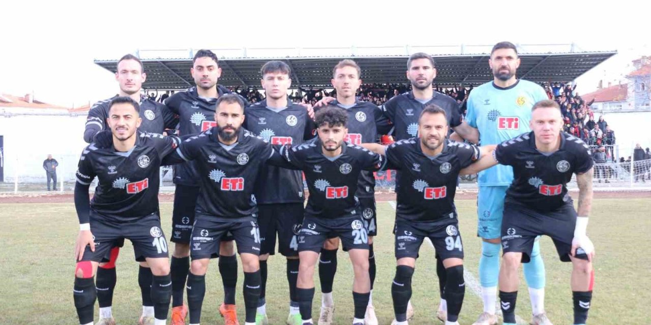 Eskişehirspor, Akşehir Deplasmanında Liderliği Kaptırdı