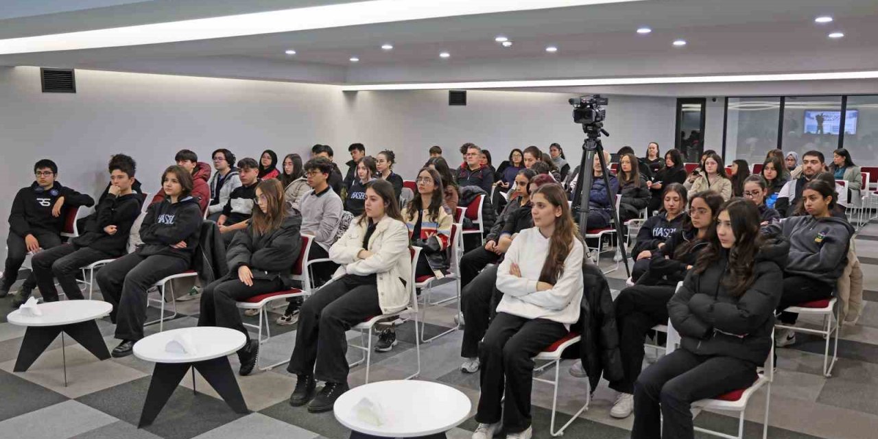 Talas’ın Yazar Okulu Seminerleri Dolu Dolu