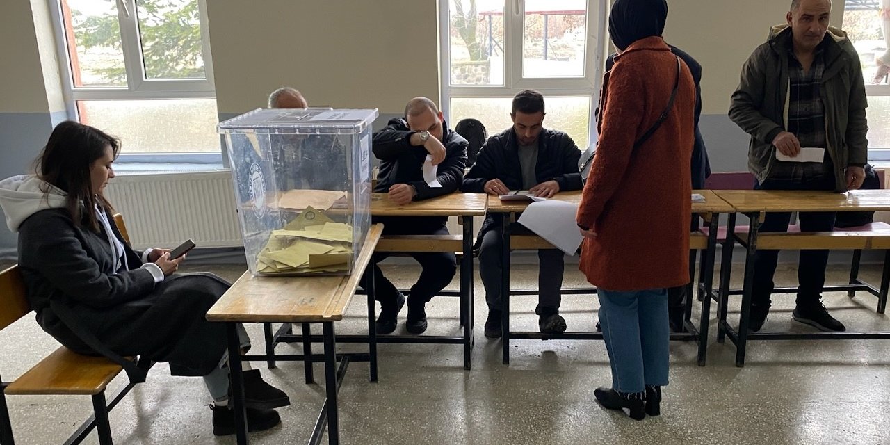 Kulu’da Yenilenen Muhtarlık Seçimini Aynı Muhtar Tekrar Kazandı