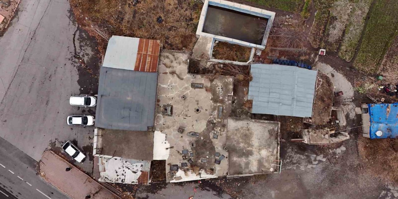 Tarihî Deveci Hamamı Bakımsızlıktan Yıkılmak Üzere