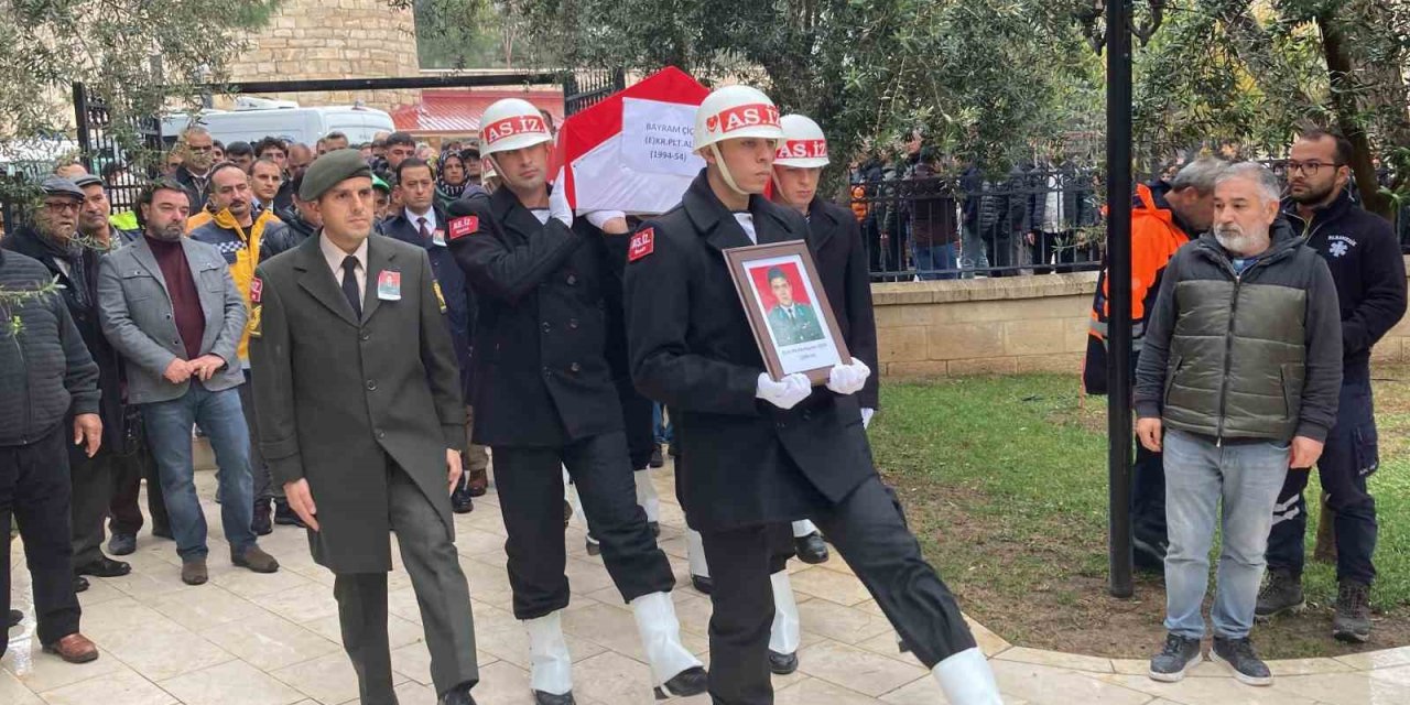 Pilot Bayram Çiçek Son Yolculuğuna Uğurlanıyor