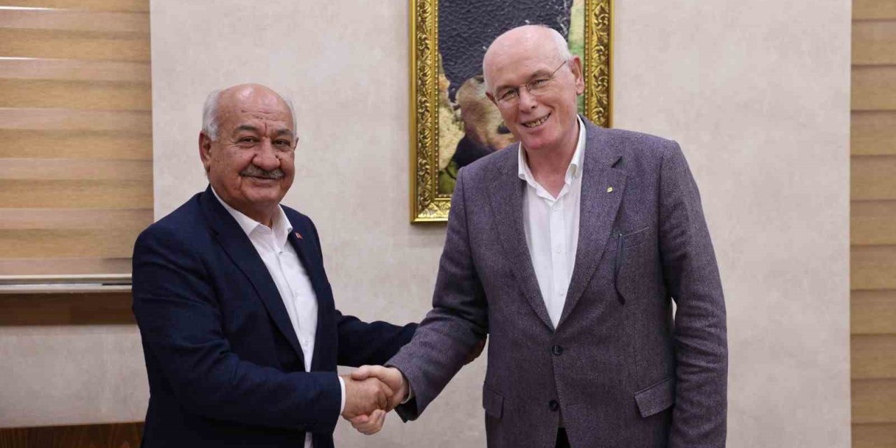 Odunpazarı Ve Alpu Belediyeleri Arasında Parke Kilit Taşı Protokolü Yenilendi