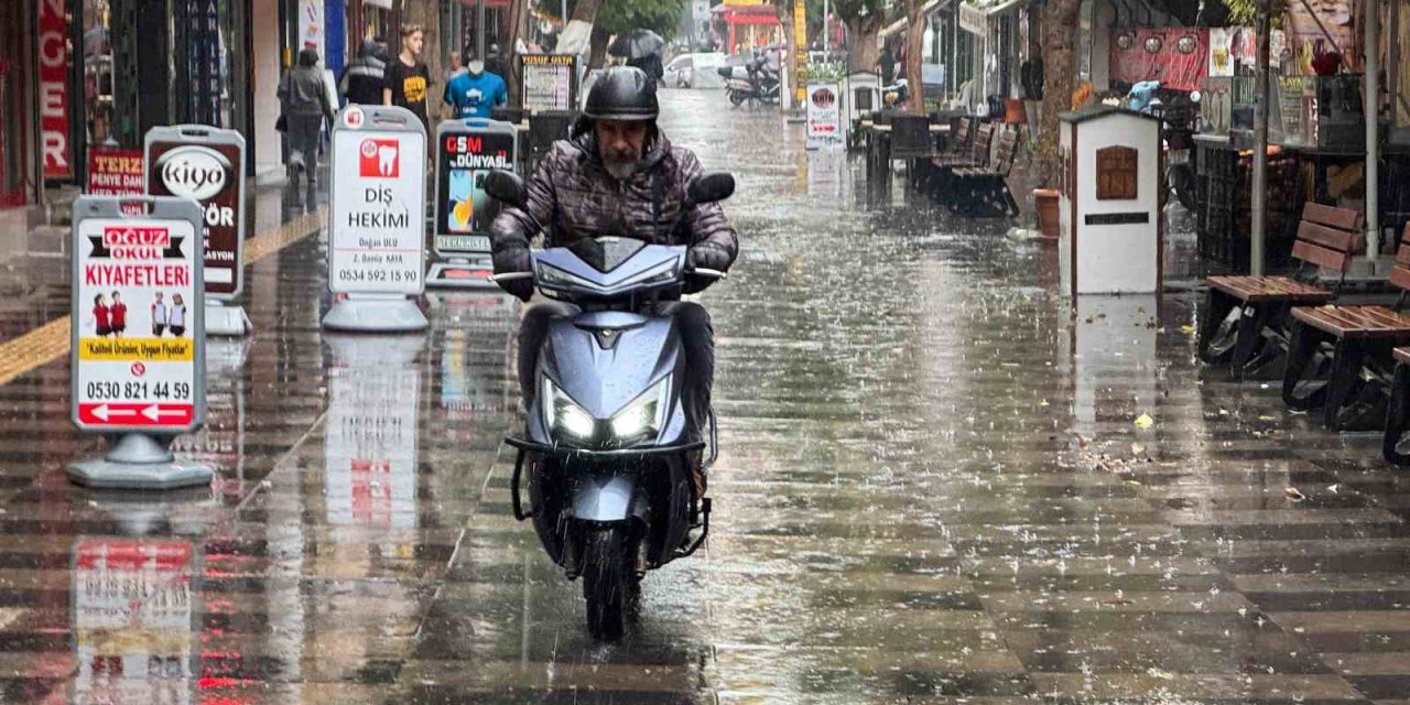 Doğu Akdeniz’de ’kuvvetli Yağış Ve Fırtına’ Uyarısı