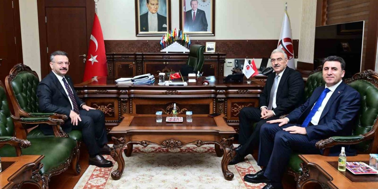 Vali Ayyıldız Ve Aygöl, Eskişehir Valisi Hüseyin Aksoy’a Ziyarette Bulundu