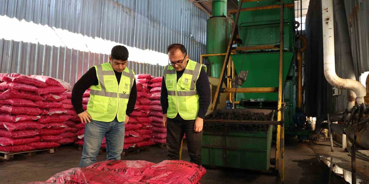 Antalya’da Kriterlere Uymadığı Tespit Edilen 135 Ton Kömür İl Dışına Çıkarıldı