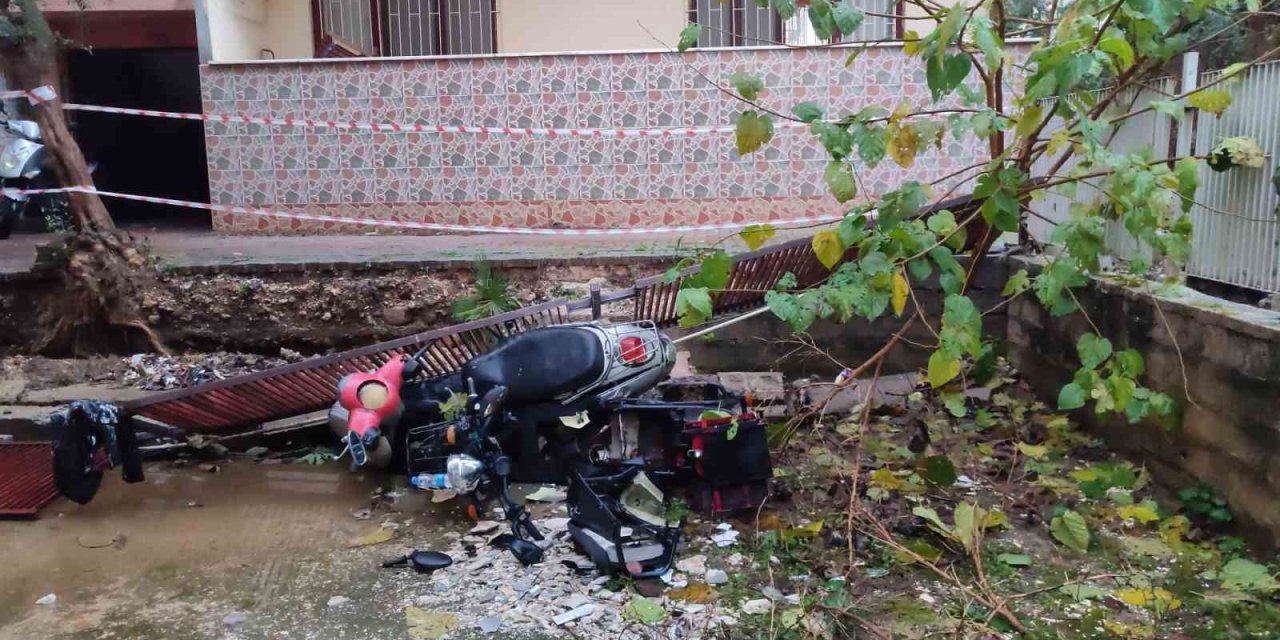 Alanya’da Sağanak Yağışın Etkisi Gündüz Ortaya Çıktı