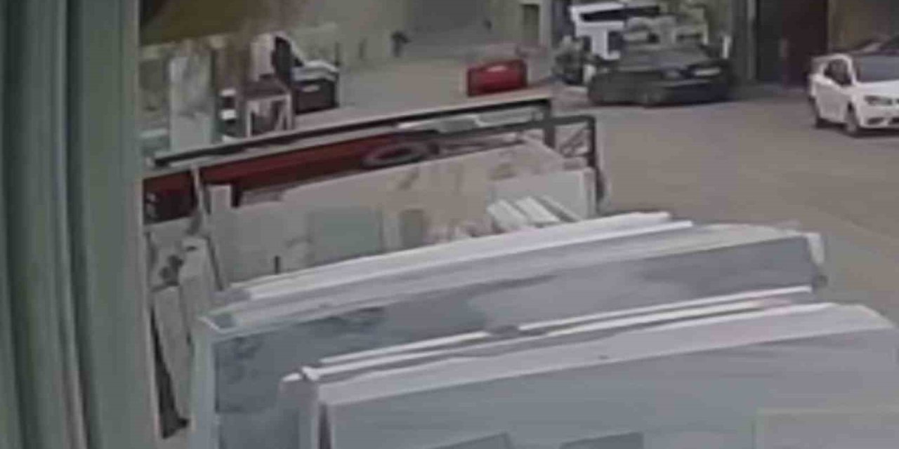 Kayseri’de Çelik Eşya Üretim Atölyesindeki Patlama Güvenlik Kamerasında