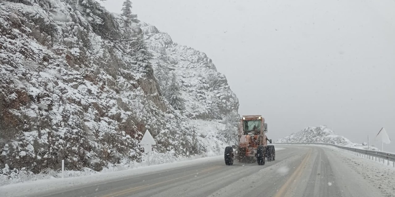 Antalya’da Kar Yağışı Başladı