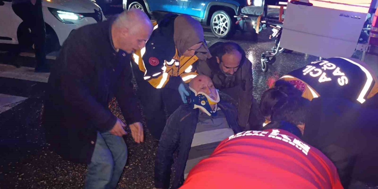 Hafif Ticari Aracın Çarptığı Yaya Yaralandı