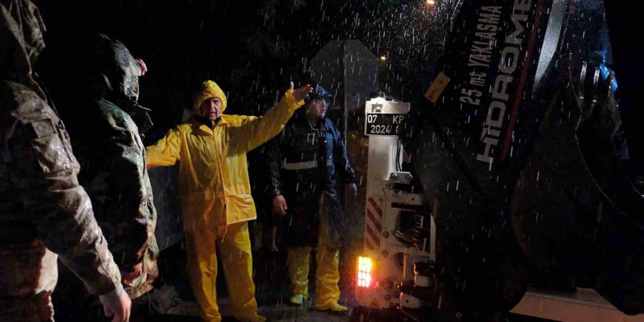 Kemer Belediyesi Şiddetli Yağışlara Karşı Teyakkuzda