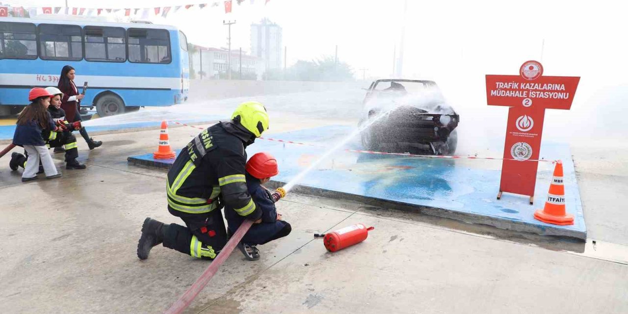 Öğrenciler İtfaiyecilik Mesleğini Yakından Tanıdı