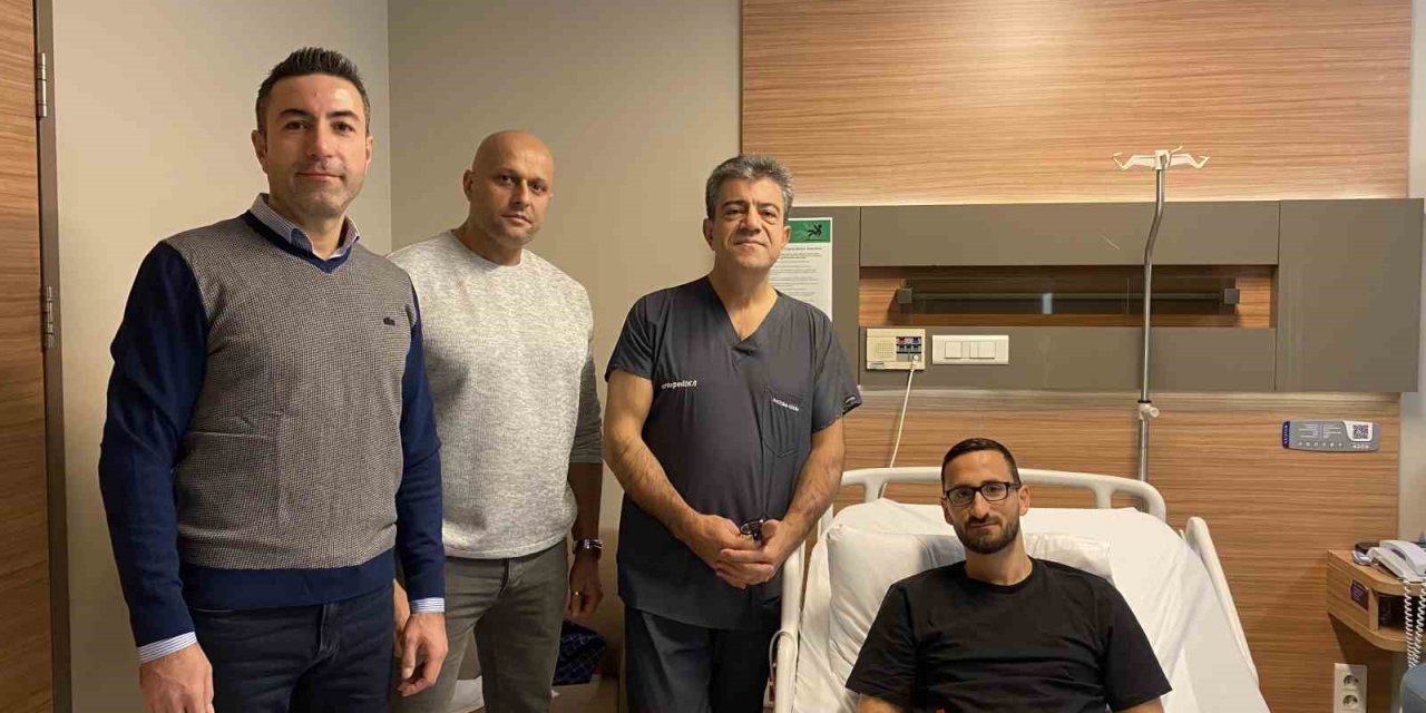 Antalyasporlu Futbolcu Erdoğan Yeşilyurt Ameliyat Oldu