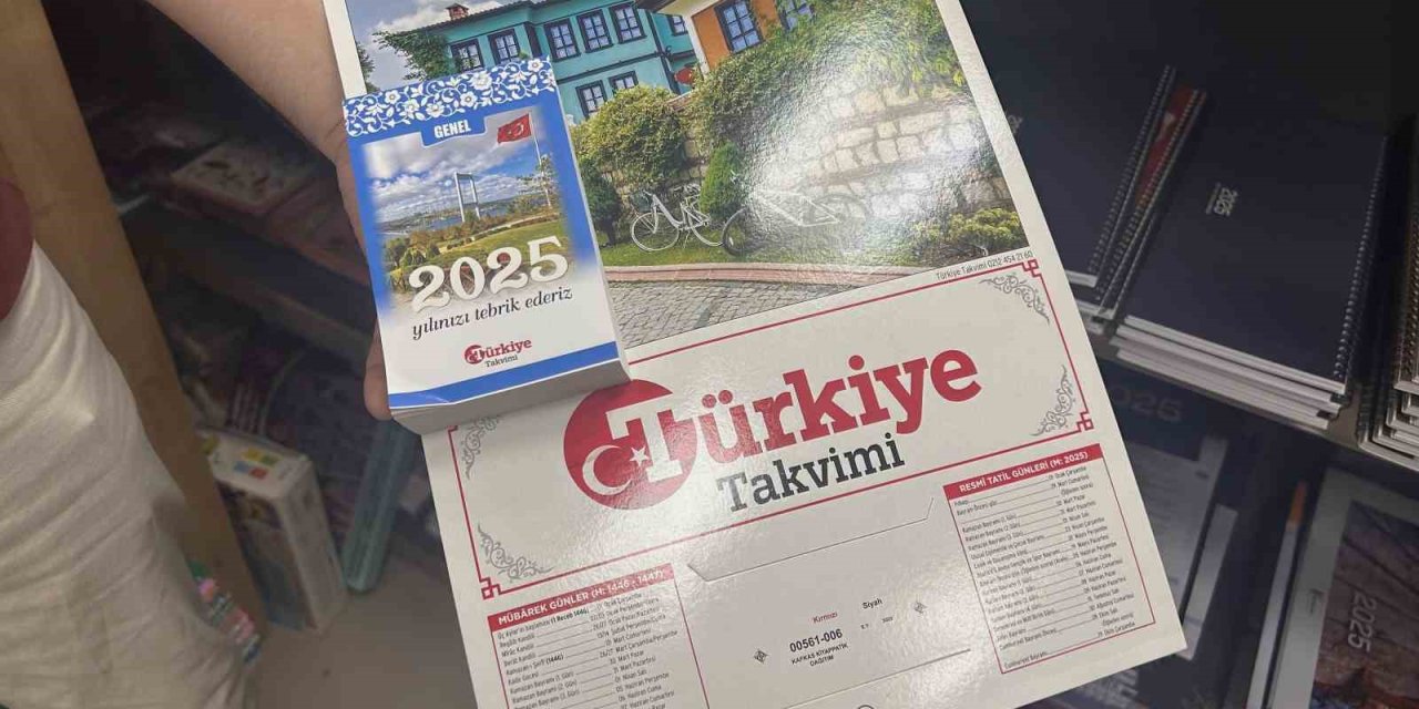 Saatli Maarif Takvimleri Duvarlarda Nostaljik Bir Parça Olarak Yer Alıyor