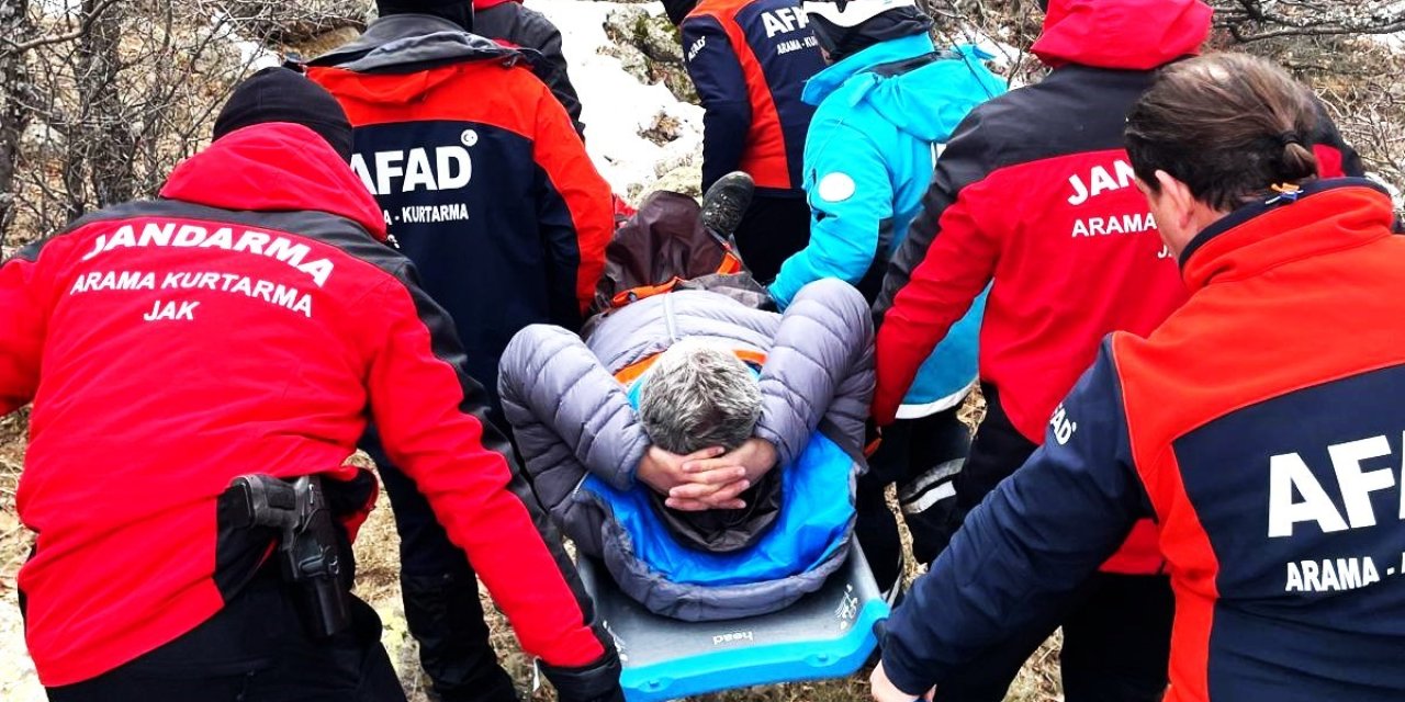 Erciyes’te Yürüyüş Yaparken Ayağı Kırılan Dağcı Kurtarıldı
