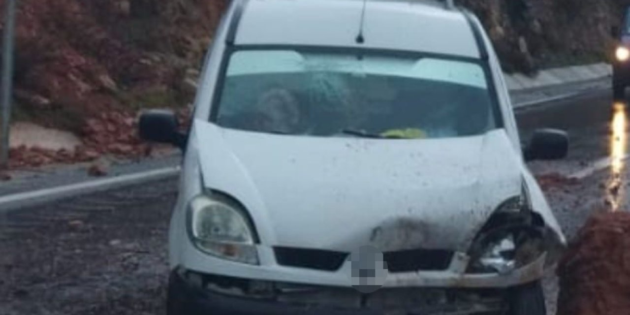 Yola Düşen Kaya Parçası Kazaya Neden Oldu: 1 Yaralı