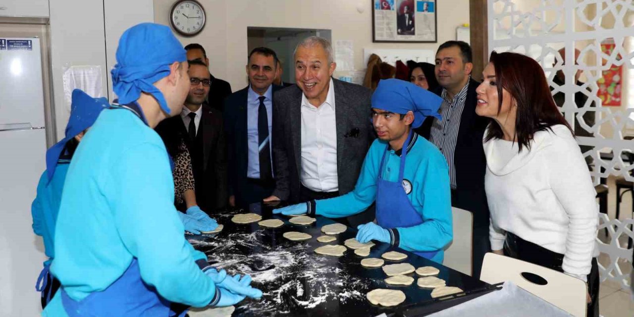 Alanya’da Engelli Öğrencilere Belediyede Staj İmkanı