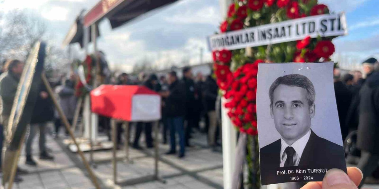 Prof. Dr. Akın Turgut, Esogü’de Son Yolculuğuna Uğurlandı