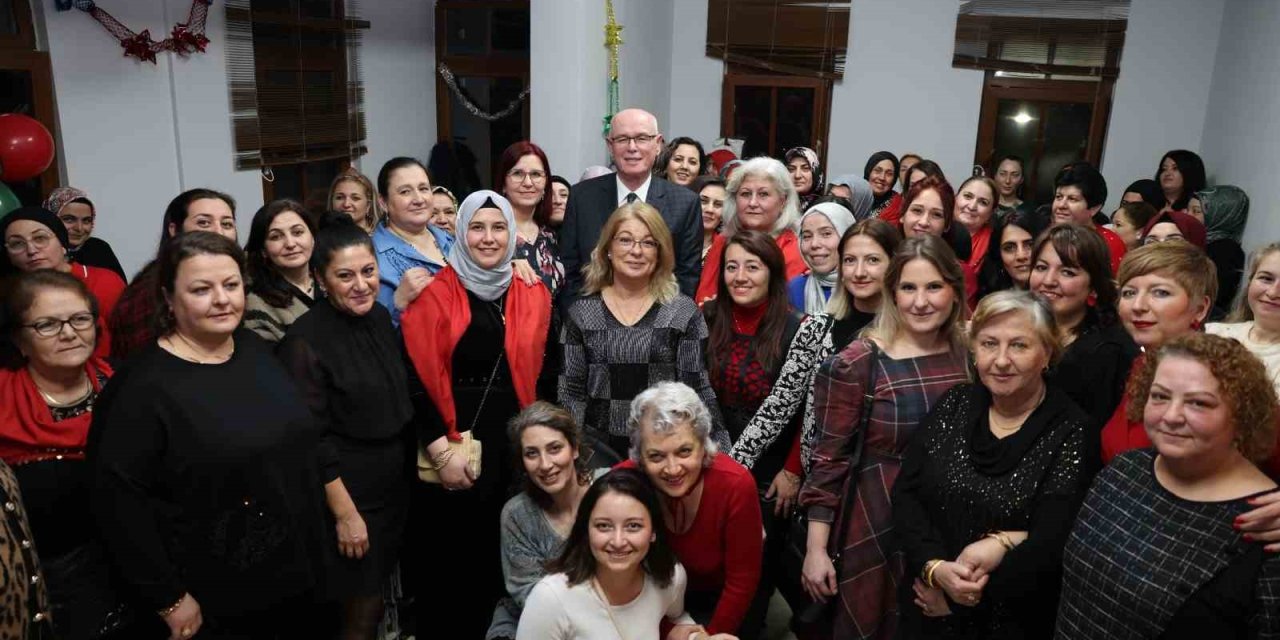 Kursiyerlere Hitap Eden Başkan Kurt “bu Merkezler Sizin Merkezleriniz”
