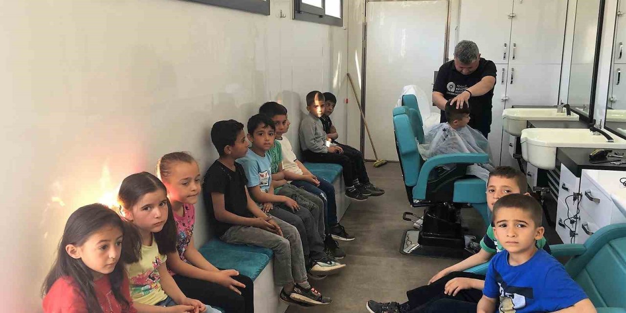 Mobil Kuaför Bir Yılda 7 Bin 958 Vatandaşa Hizmet Verdi