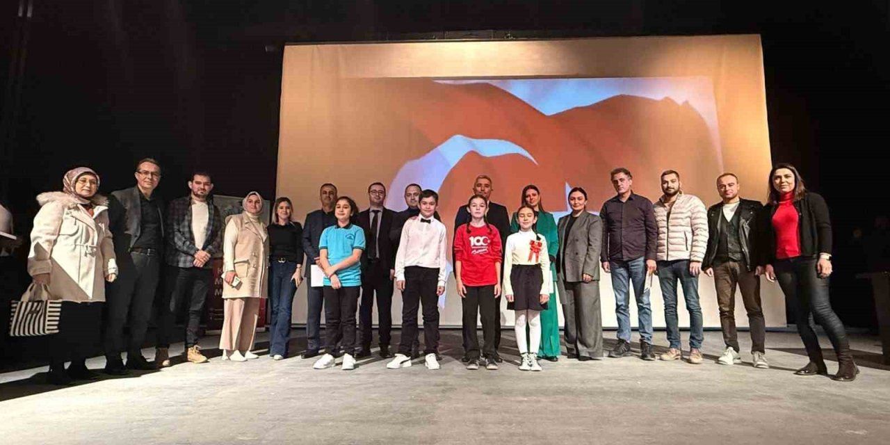 Karapınar’da İstiklal Marşı’nı Güzel Okuma Şiir Yarışması Düzenlendi