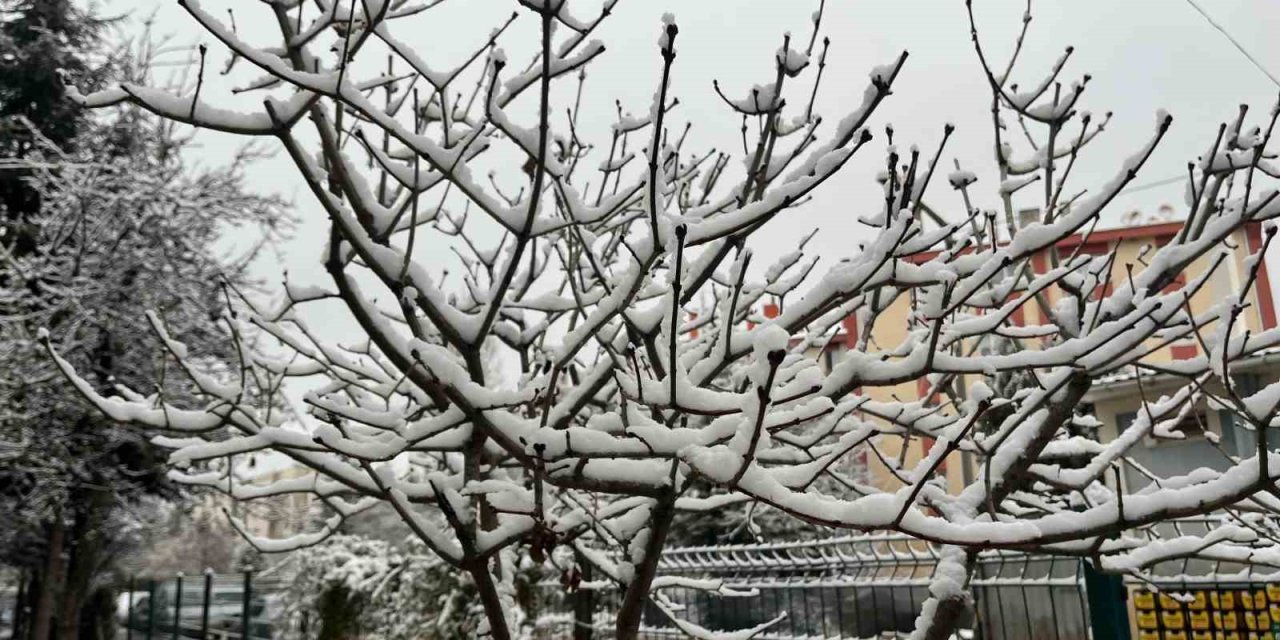 Yüksek Kesimler Beyaza Büründü