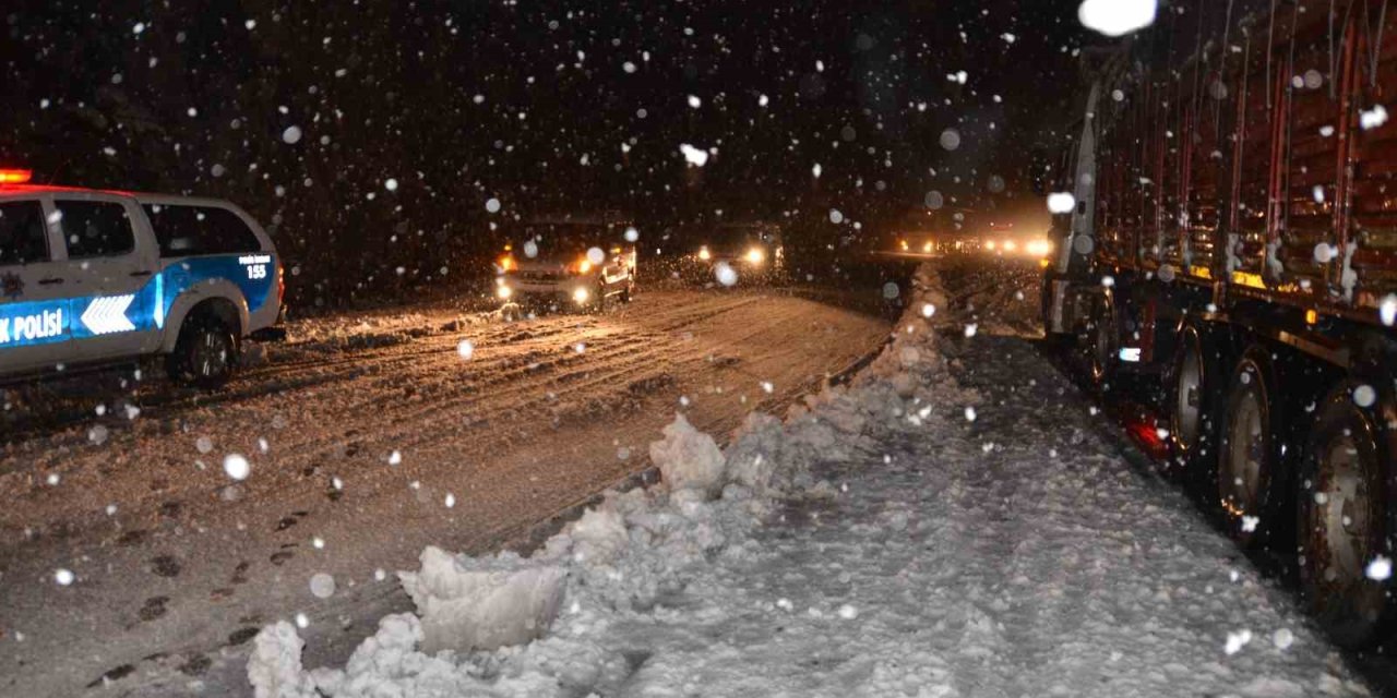 Antalya-konya Karayolunda Kar Yağışı