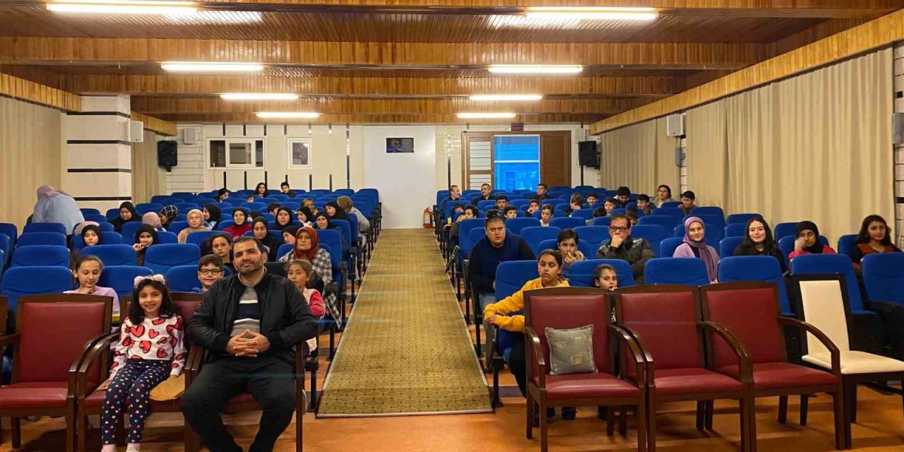 Bozyazı’da Öğrencilere Mehmet Akif Ersoy’un Hayatı Anlatıldı