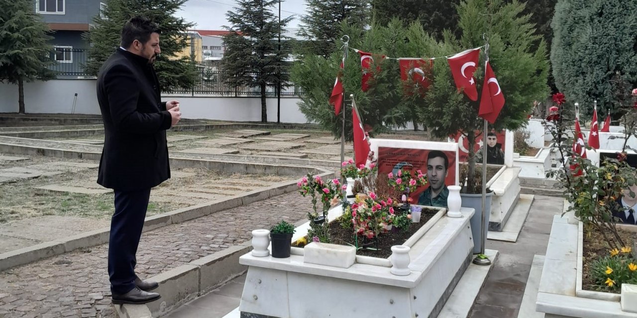 Emşav İl Başkanı, Şehit Aileleriyle Birlikte Şehitlikleri Ziyaret Etti