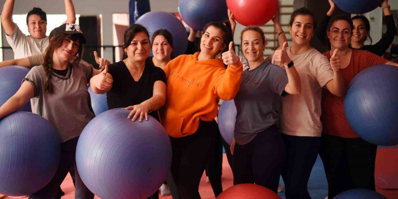 Kepez’in Kadınları Sporla Formda Kalıyor