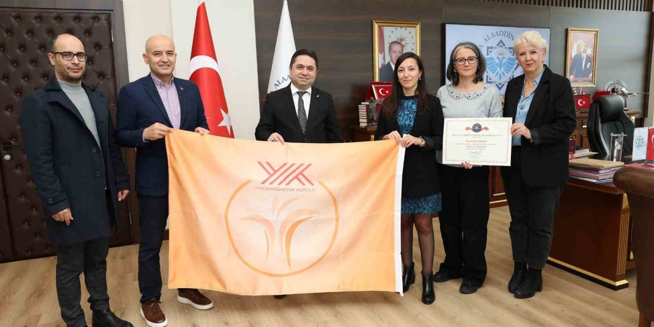 Alkü’de Turuncu Bayrak Gururu