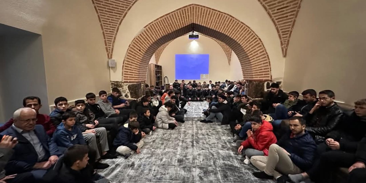 Karapınar’da Gençlere Yönelik Anlamlı Buluşma