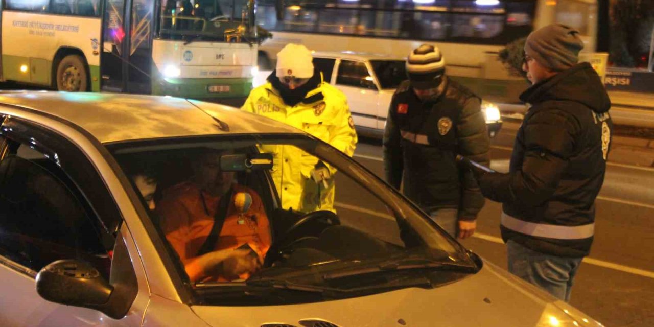 Kayseri’de Yılbaşında Araç Ve Yayalar Denetlendi