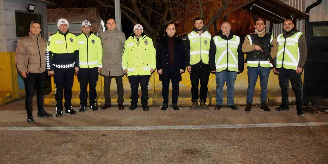 İl Emniyet Müdürü Yılmaz, Yılbaşında Görev Yapan Personeli Ziyaret Etti