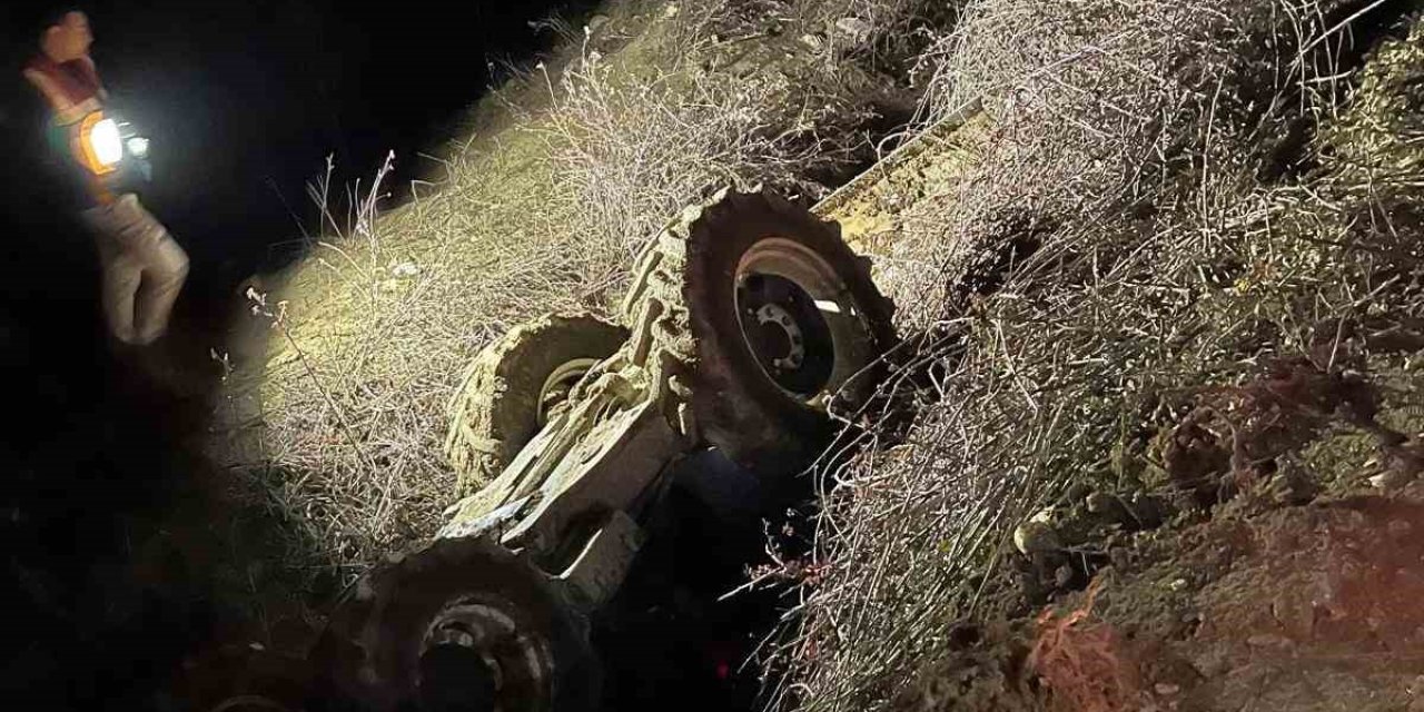 Antalya’da 14 Yaşındaki Sürücünün Kullandığı Traktör Devrildi: 2 Ölü