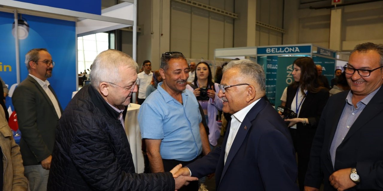 Büyükşehir’in Kayseri Kariyer Merkezi 2024’te 3 Bine Yakın İstihdama Aracı Oldu