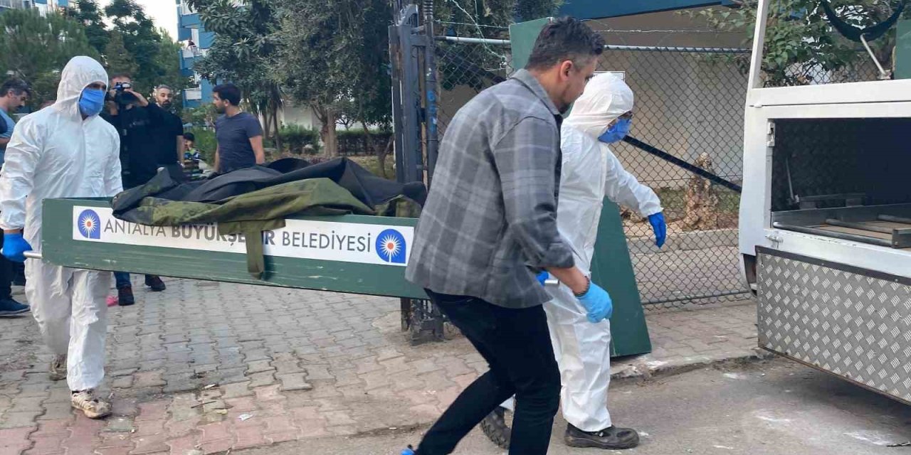 Antalya’da 45 Gün Önce Ölü Bulunan İranlı 3 Kardeşin Cenazeleri Teslim Alındı