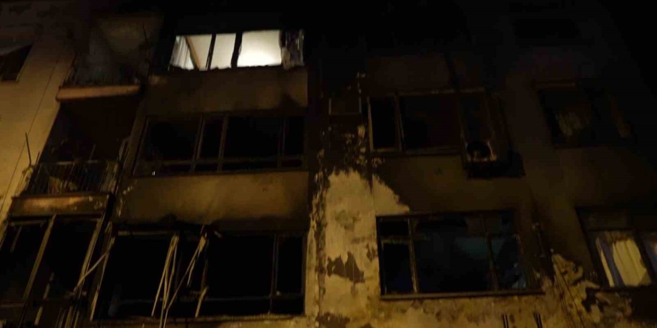 Spotçuda Başlayan Yangın Apartmanı Sardı: 1 Ölü, 2 Yaralı