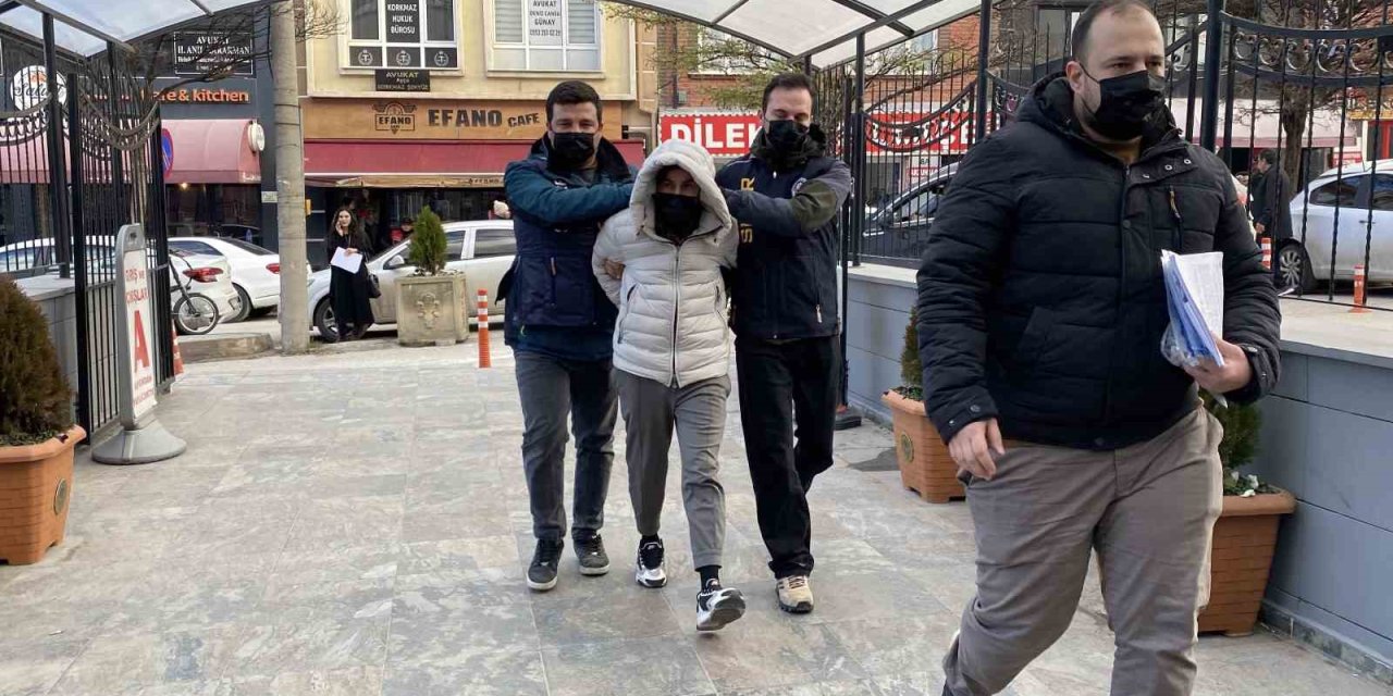 Canlı Yayında Ağır Sözler Eden Şahıs Adliyeye Sevk Edildi