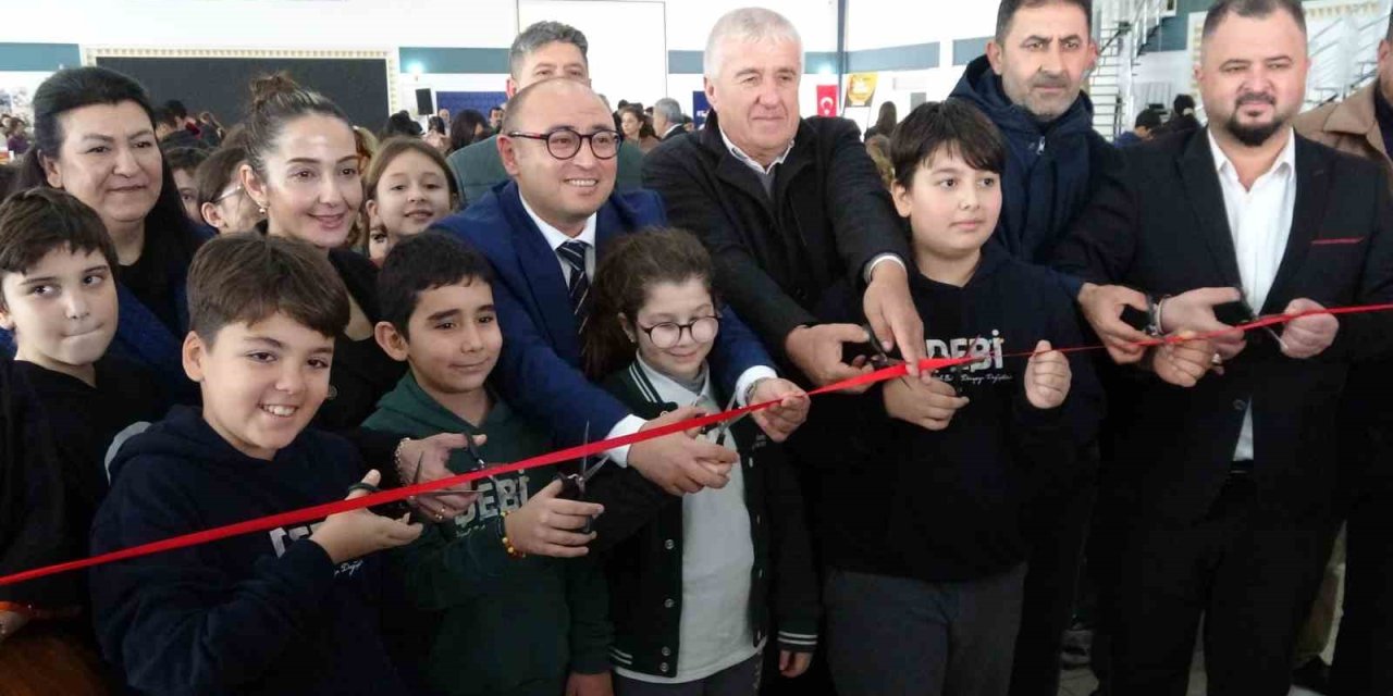 Kitap Ve Edebiyat Günleri Başladı: 25 Bin Ziyaretçi Bekleniyor