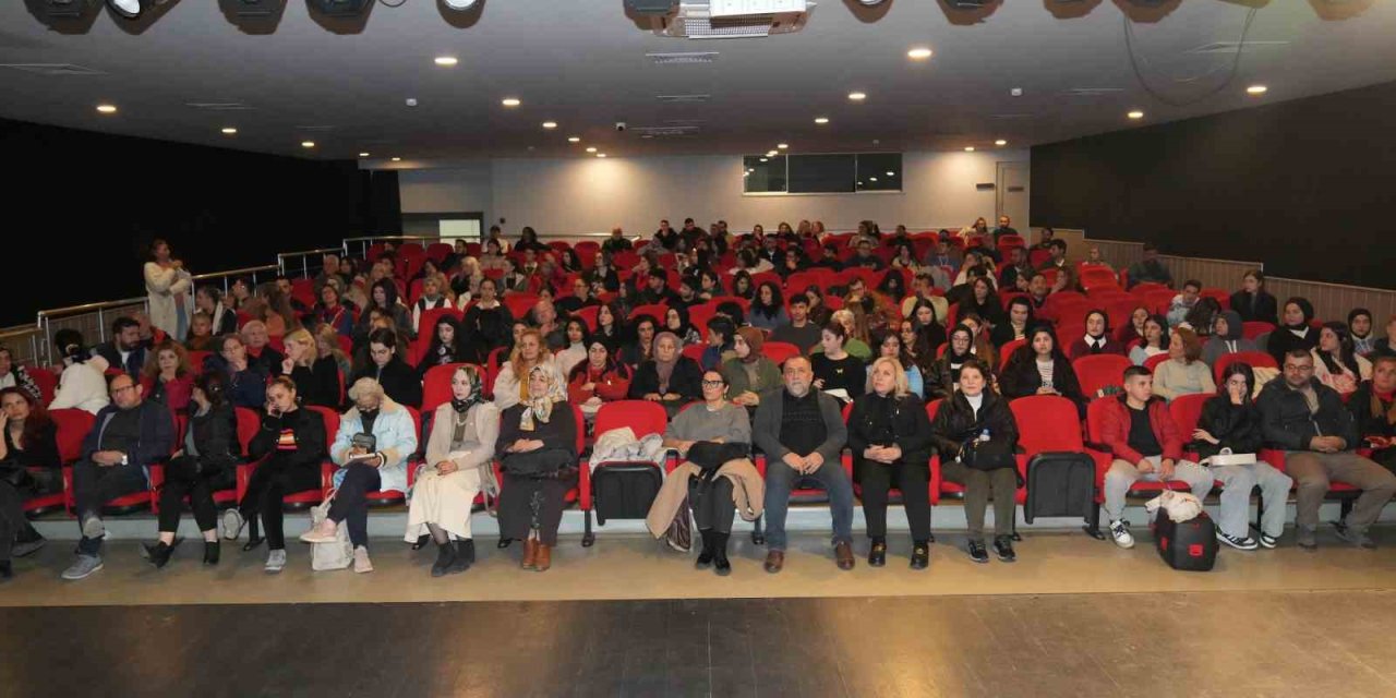 Sokak Hayvanları İçin Bir Araya Geldiler