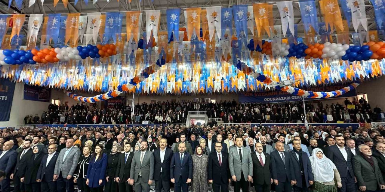 Ak Parti Eskişehir İl Gençlik Kolları 7. Olağan Kongresi Yoğun Katılımla Gerçekleştirildi