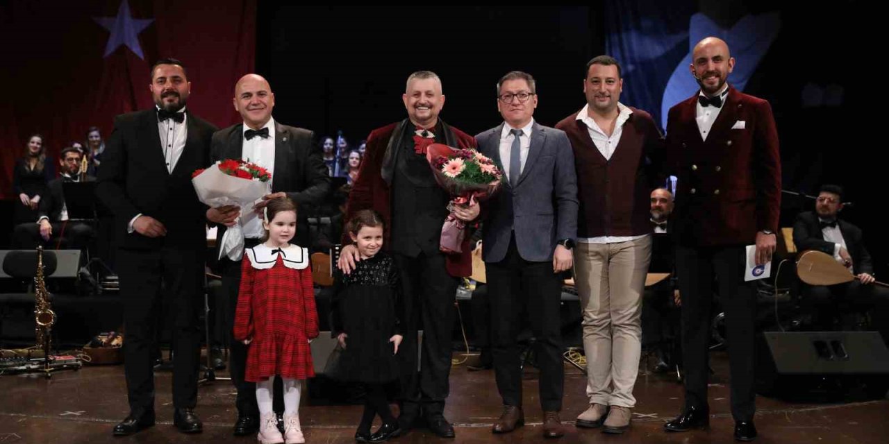 Antalyalılar 2025’in İlk Günlerine Türkülerle ’merhaba’ Dedi