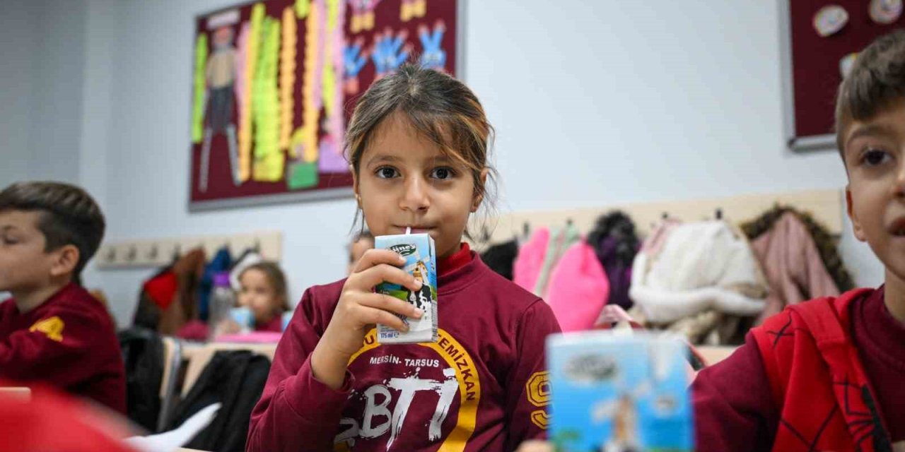 Mersin’de 5 Yılda 5 Milyon Paket Süt Dağıtıldı